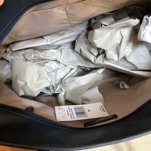 NWT Michael Kors Signature drawstrin Tote&wristlet - Picture 3 of 6